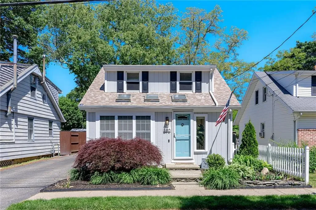 390 Nausauket Road Warwick RI 02886