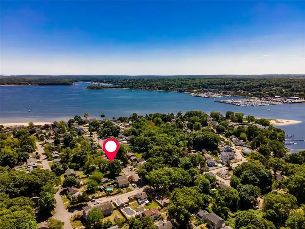 390 Nausauket Road Warwick RI 02886
