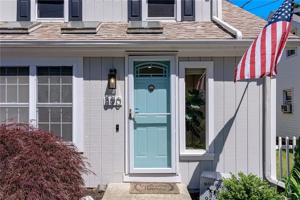 390 Nausauket Road Warwick RI 02886