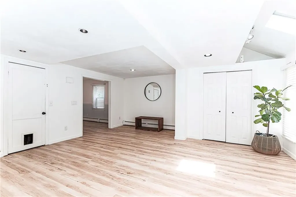 390 Nausauket Road Warwick RI 02886