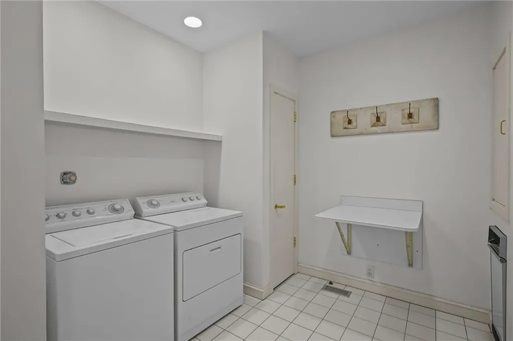 2 Bagy Wrinkle Cove Warren RI 02885