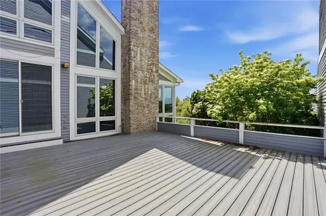 2 Bagy Wrinkle Cove Warren RI 02885