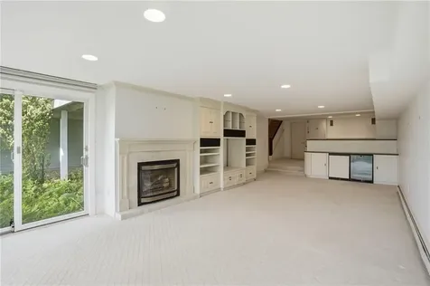 2 Bagy Wrinkle Cove Warren RI 02885