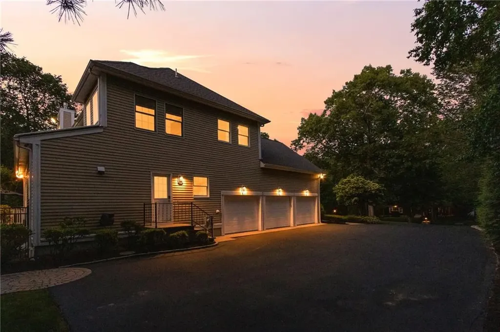 19 Cassandra Lane North Kingstown RI 02852