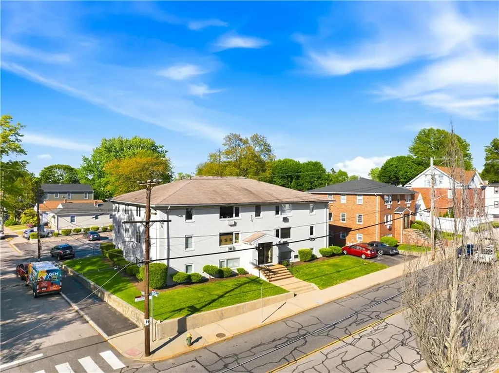 787 Admiral Street Providence RI 02908