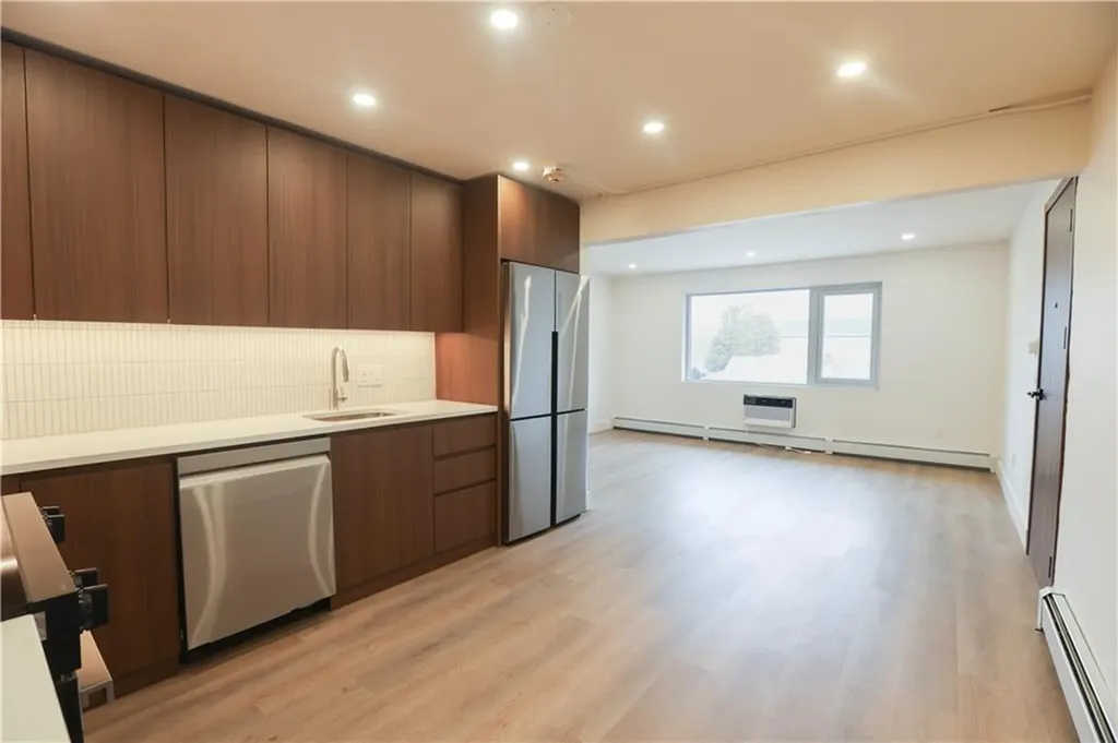787 Admiral Street Providence RI 02908