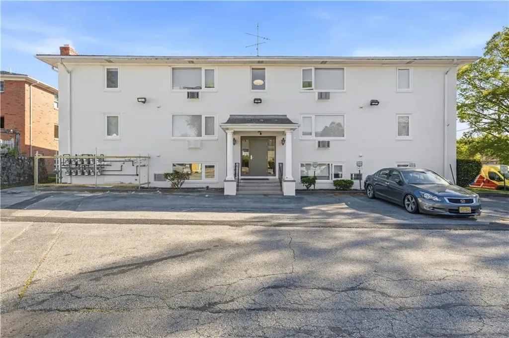 787 Admiral Street Providence RI 02908