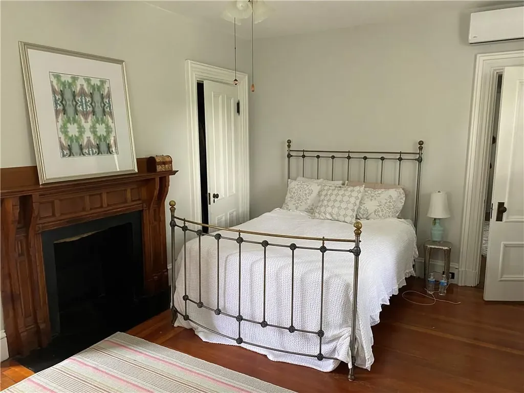 12 Clarke Street Newport RI 02840