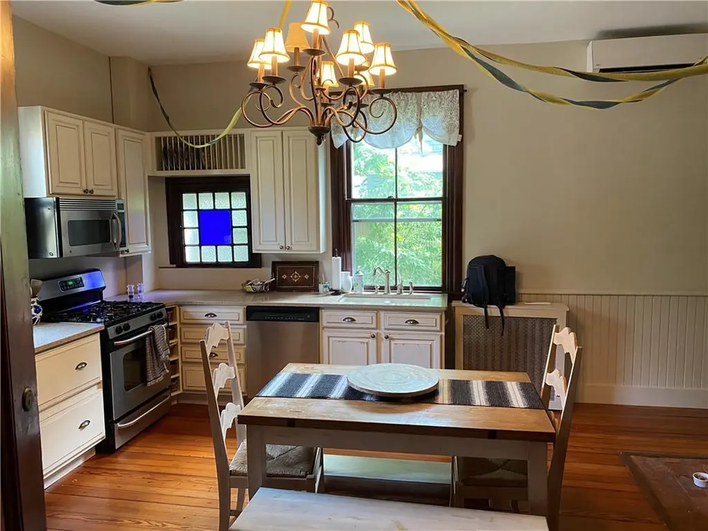12 Clarke Street Newport RI 02840