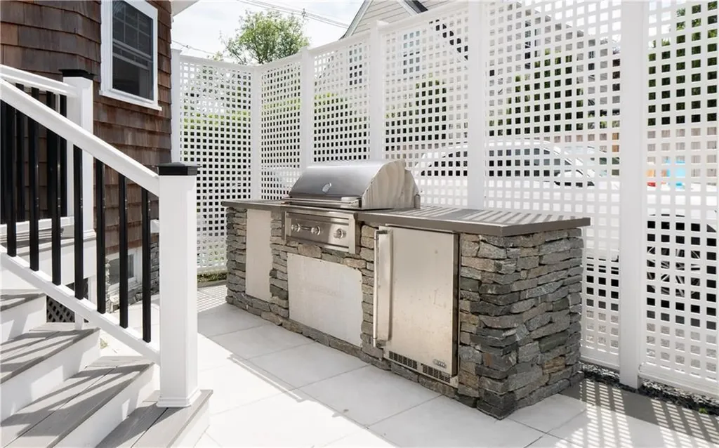 122 Ruggles Avenue Newport RI 02840