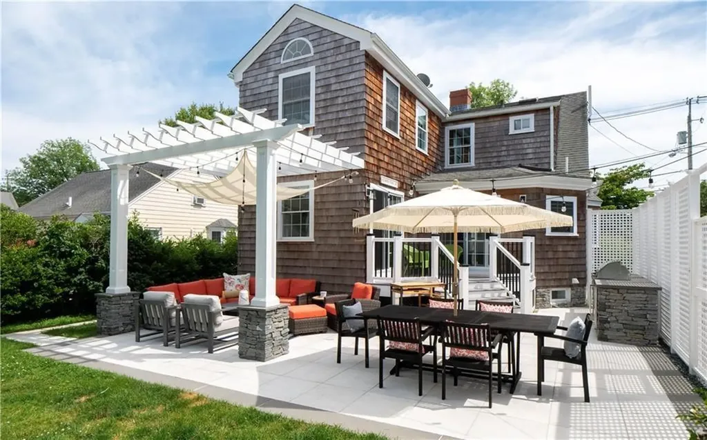 122 Ruggles Avenue Newport RI 02840