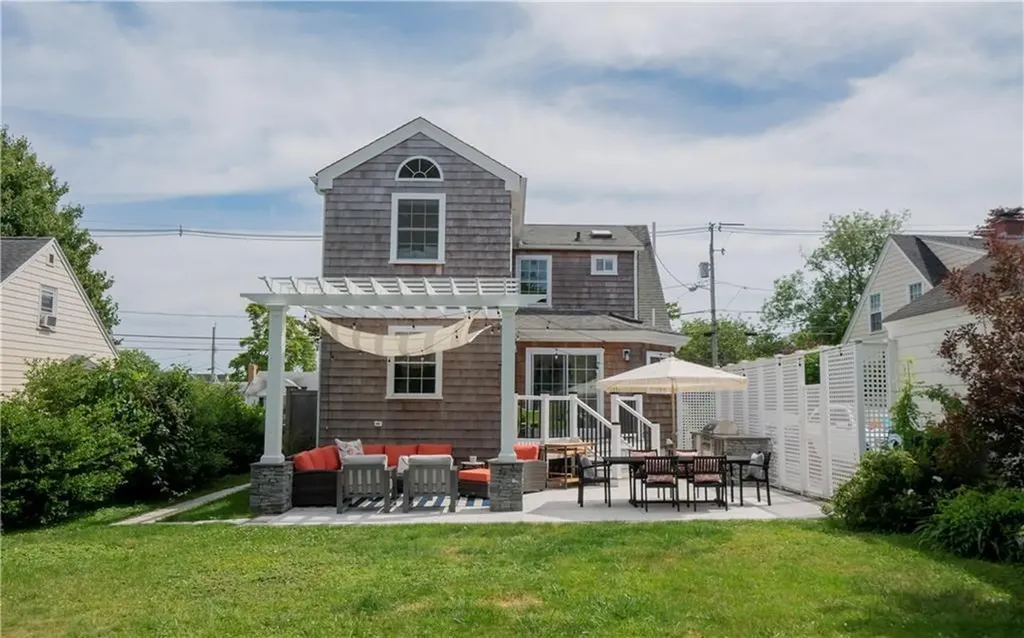 122 Ruggles Avenue Newport RI 02840