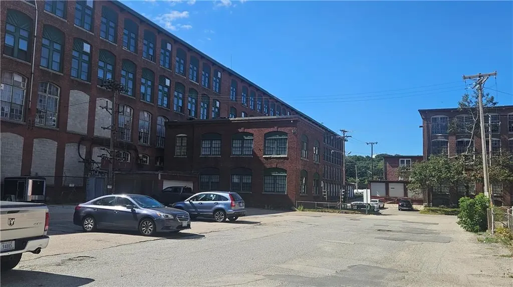 159 Singleton Street Woonsocket RI 02895