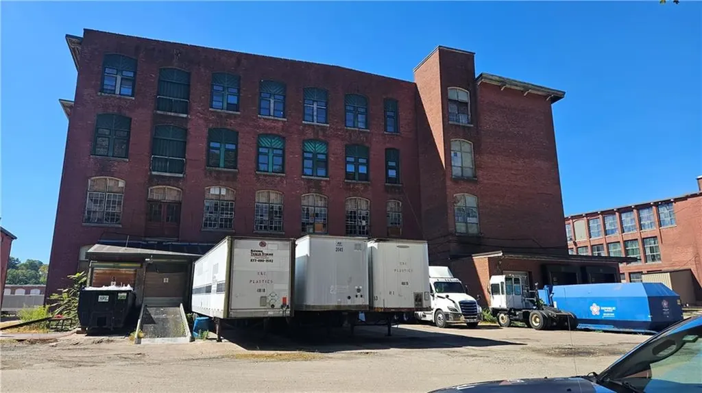159 Singleton Street Woonsocket RI 02895