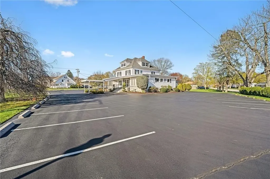 982 Warwick Avenue Warwick RI 02888