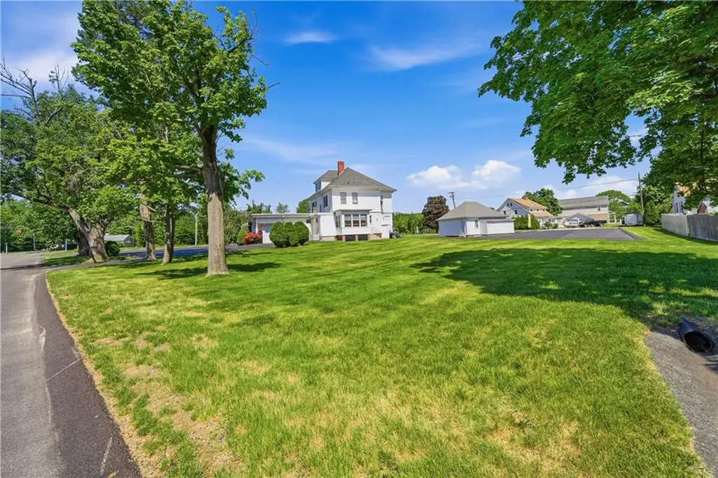 982 Warwick Avenue Warwick RI 02888