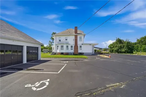 982 Warwick Avenue Warwick RI 02888