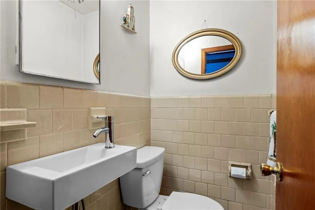 105 Walmer Avenue East Providence RI 02914