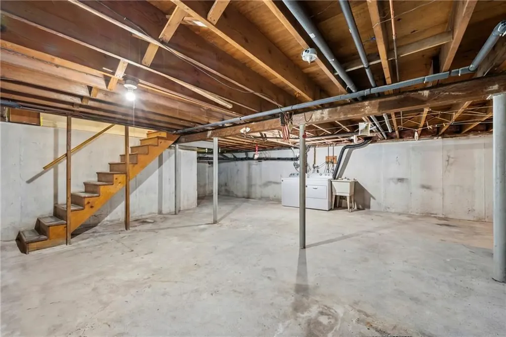 105 Walmer Avenue East Providence RI 02914