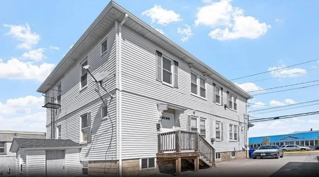 391 Waterman Avenue East Providence RI 02914