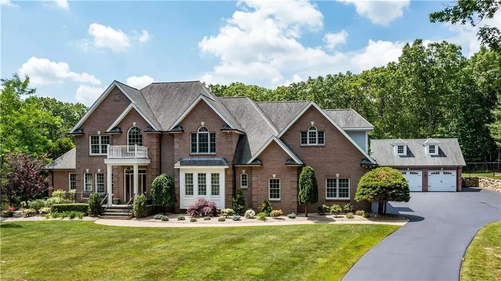 7 Josephine Drive Smithfield RI 02917
