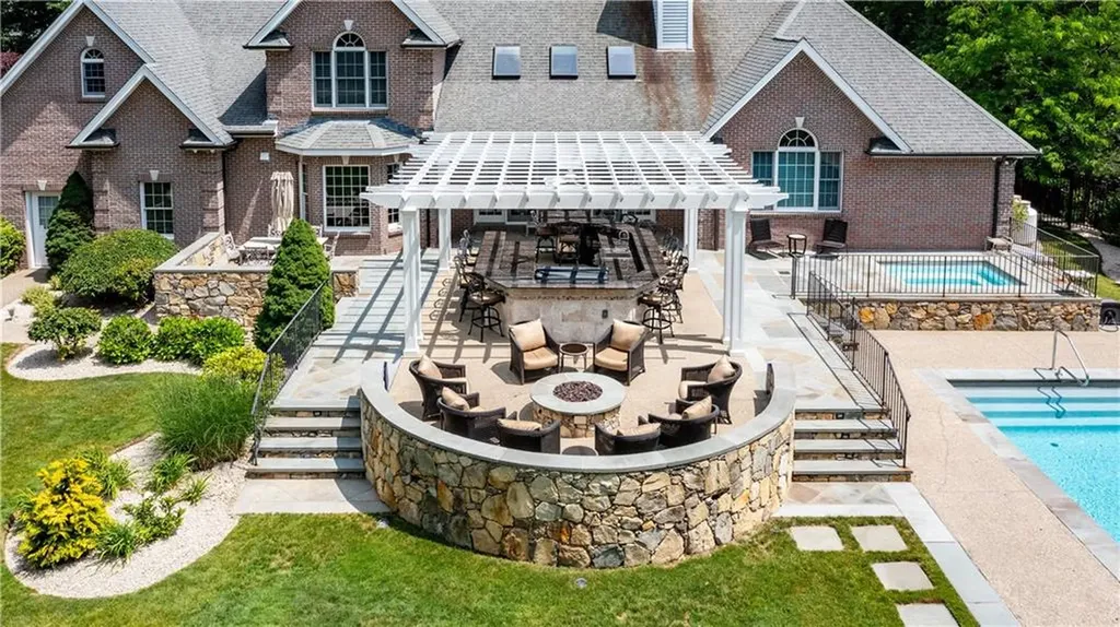 7 Josephine Drive Smithfield RI 02917