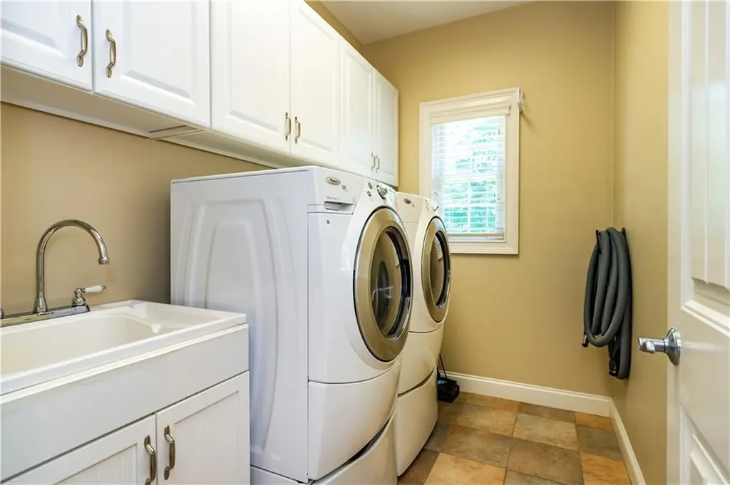 7 Josephine Drive Smithfield RI 02917