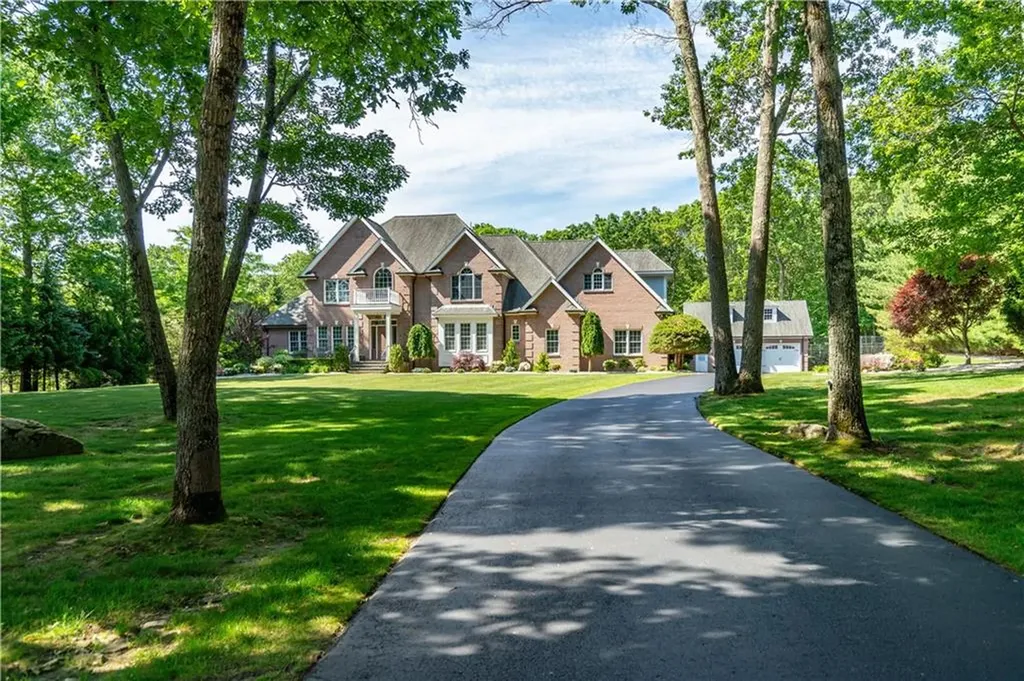 7 Josephine Drive Smithfield RI 02917