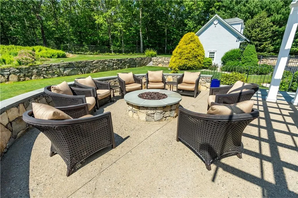 7 Josephine Drive Smithfield RI 02917