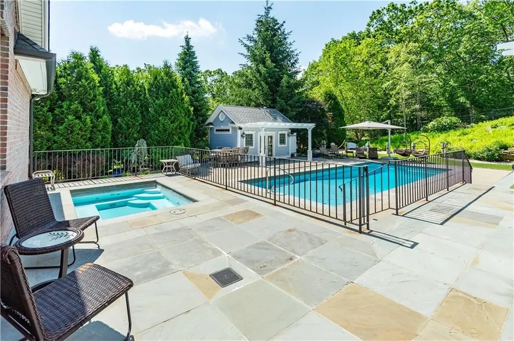 7 Josephine Drive Smithfield RI 02917