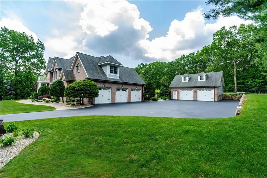 7 Josephine Drive Smithfield RI 02917