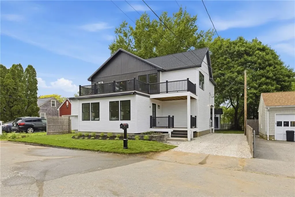 42 Orchard Avenue Barrington RI 02806