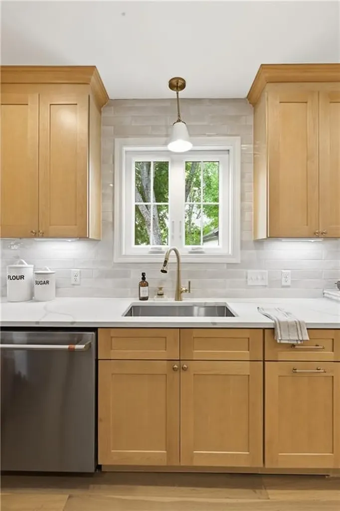 42 Orchard Avenue Barrington RI 02806