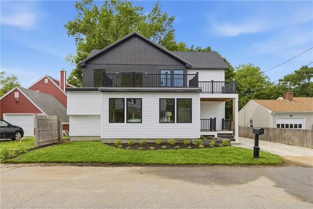 42 Orchard Avenue Barrington RI 02806