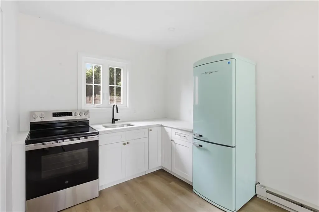 42 Orchard Avenue Barrington RI 02806