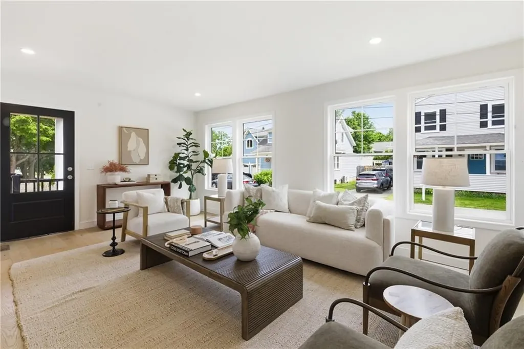 42 Orchard Avenue Barrington RI 02806