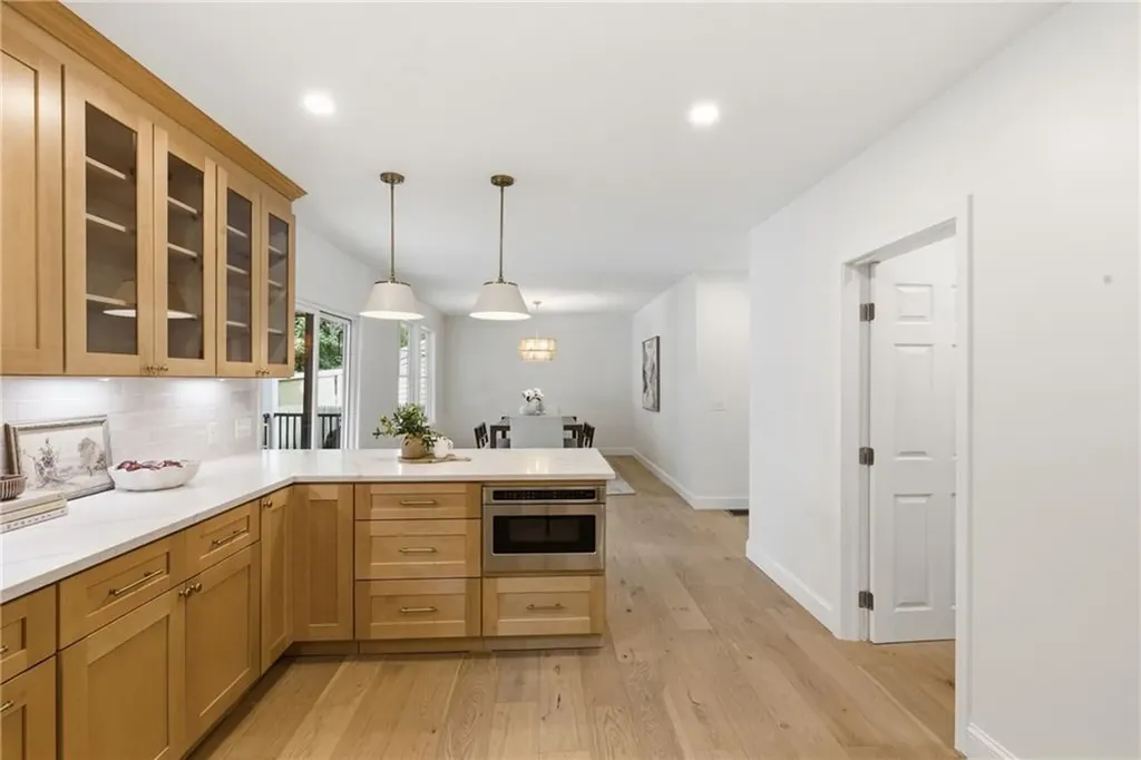 42 Orchard Avenue Barrington RI 02806