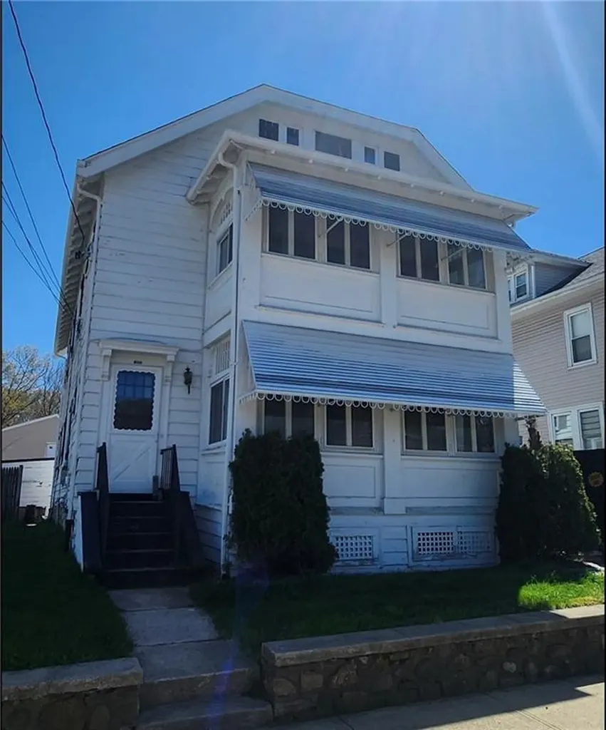 688 Providence Street Woonsocket RI 02895