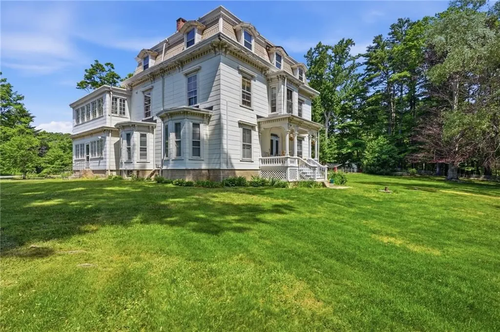7 Nichols Lane Hopkinton RI 02832