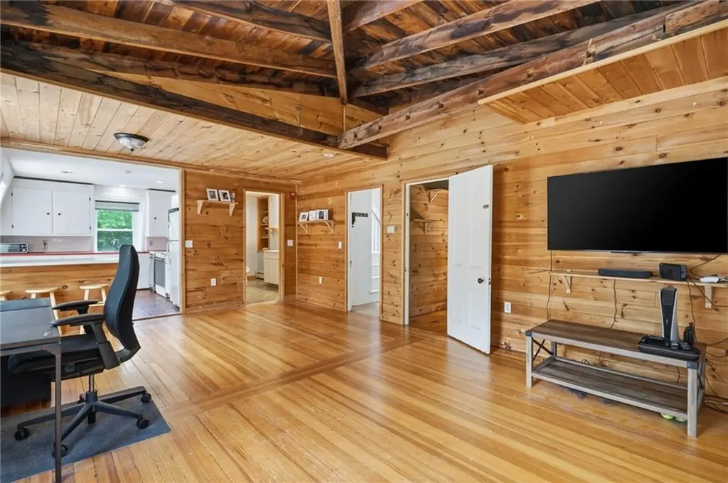 7 Nichols Lane Hopkinton RI 02832