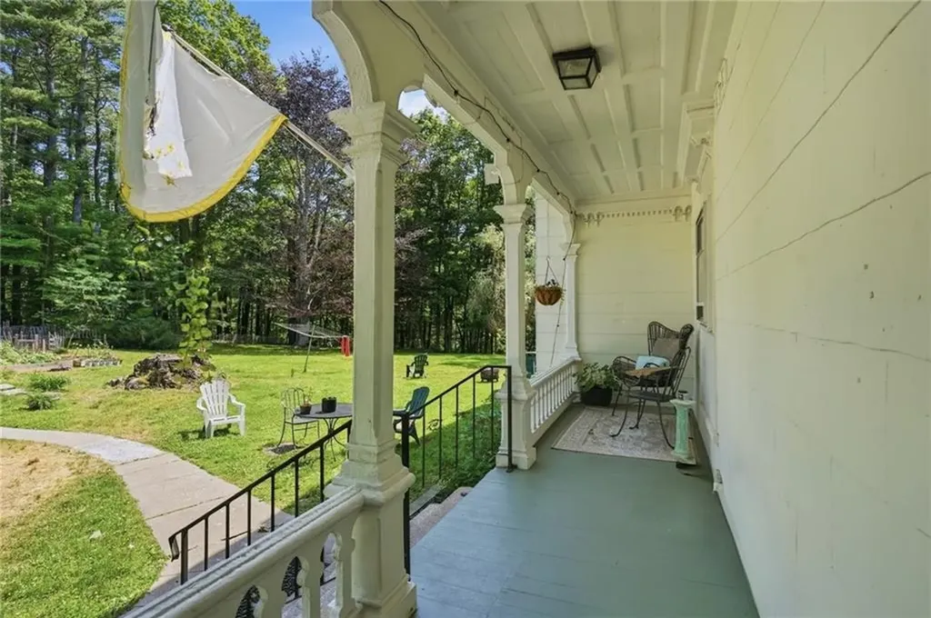 7 Nichols Lane Hopkinton RI 02832