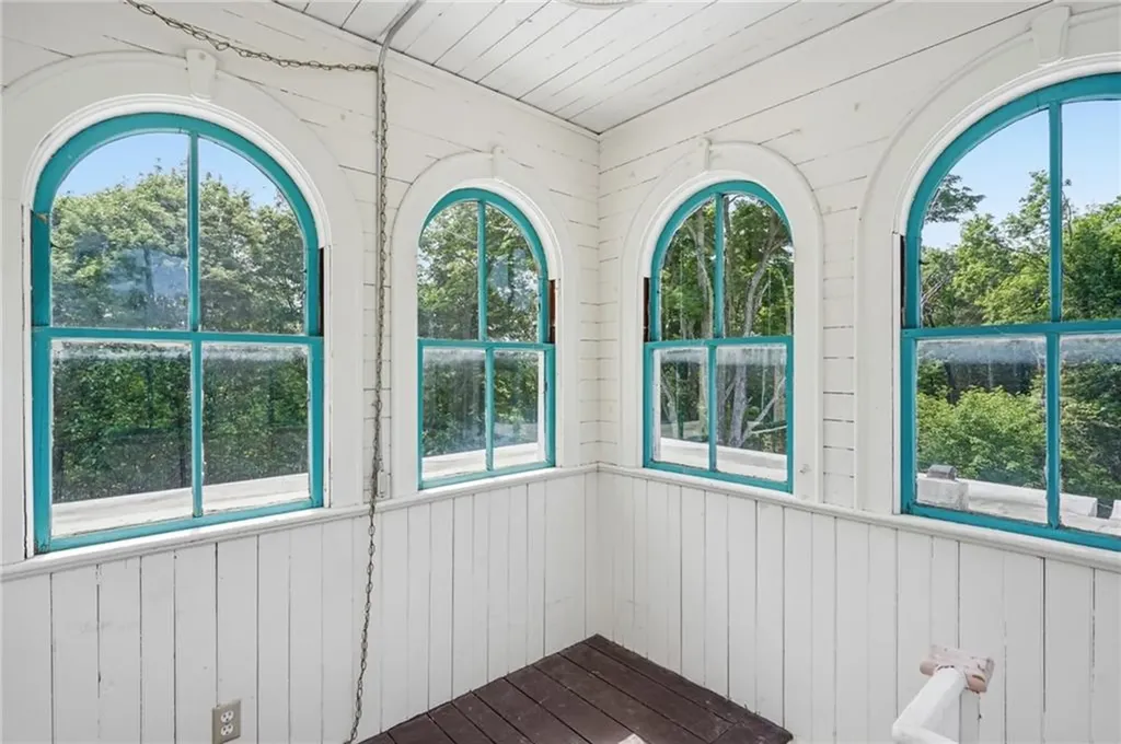 7 Nichols Lane Hopkinton RI 02832