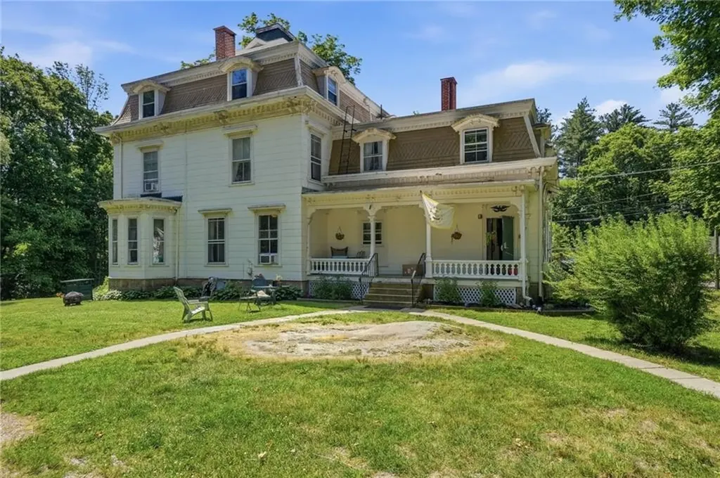 7 Nichols Lane Hopkinton RI 02832