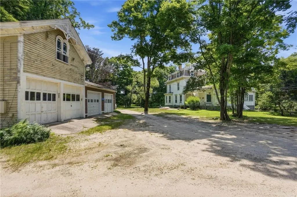 7 Nichols Lane Hopkinton RI 02832