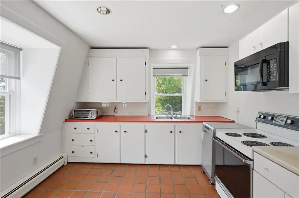 7 Nichols Lane Hopkinton RI 02832