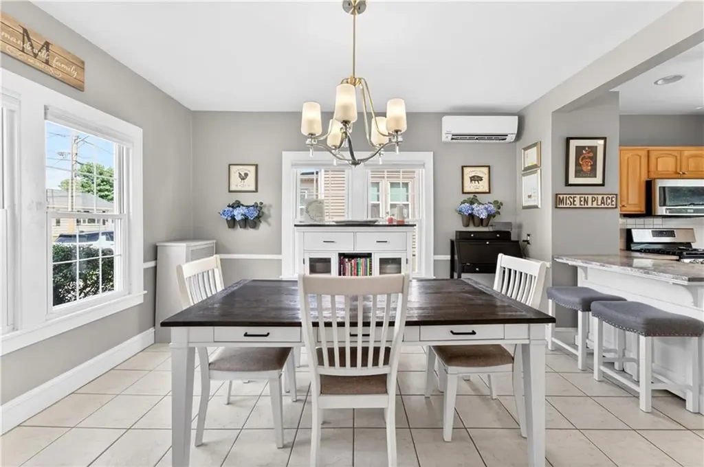 21 Euston Avenue Cranston RI 02910