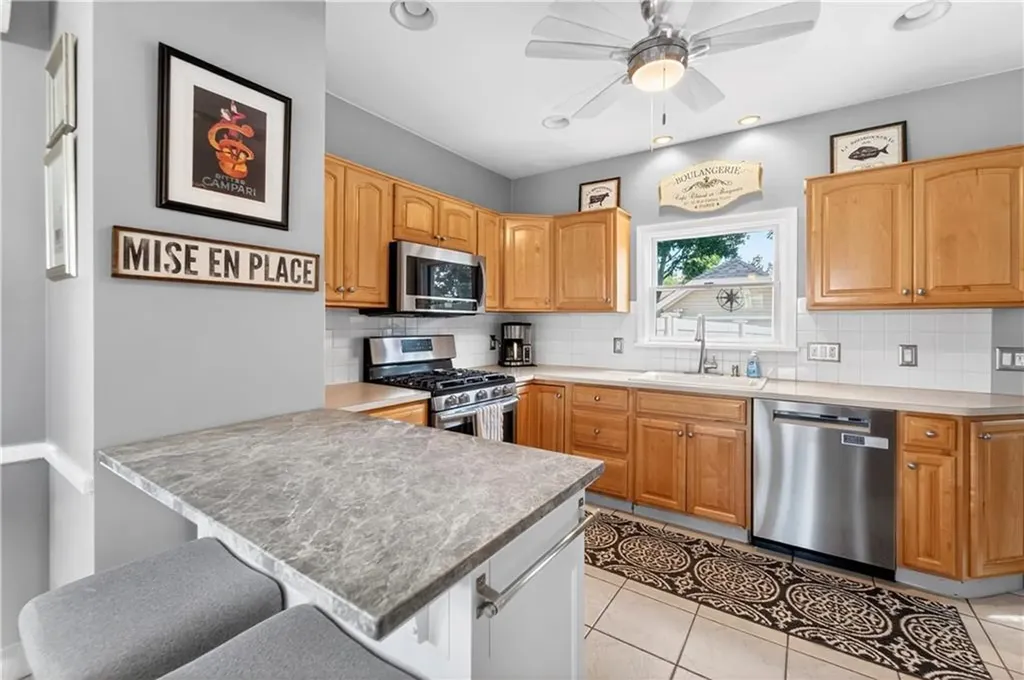 21 Euston Avenue Cranston RI 02910