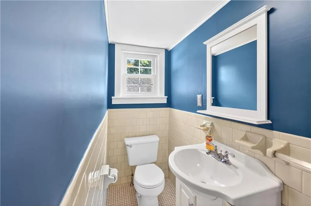 21 Euston Avenue Cranston RI 02910