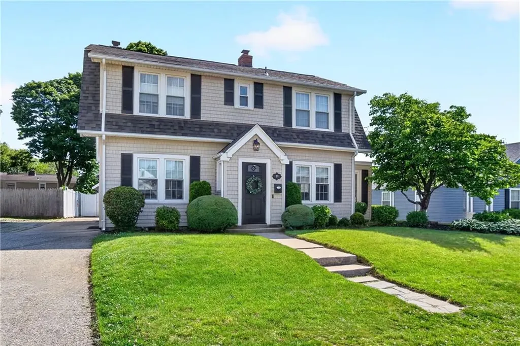 21 Euston Avenue Cranston RI 02910