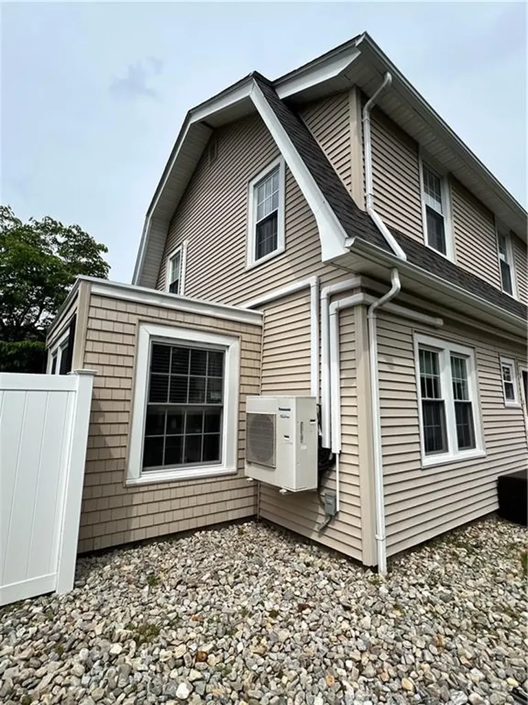21 Euston Avenue Cranston RI 02910